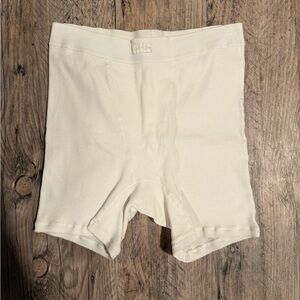 SKIMS COTTON RIBBED BOXERS (WHITE)